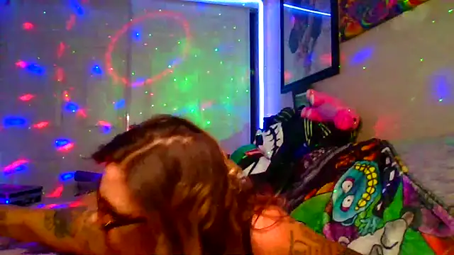 Snapshot of SparklesB1tch chatting on 11.29.25 SparklesB1tch online show from 11.29.25