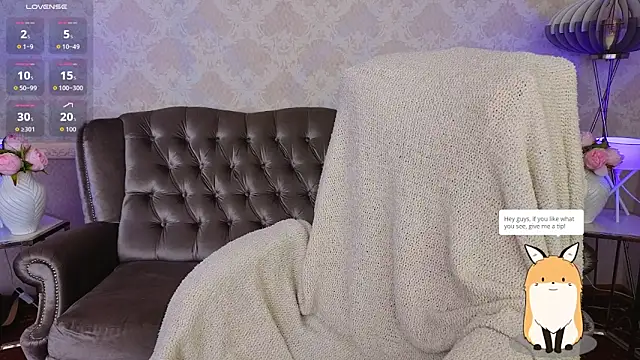 Snapshot of Clumsy_Nana chatting on 10.17.25 Clumsy Nana online show from 10.17.25