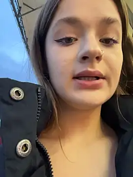 KittyQueeny online show from 11.26.25