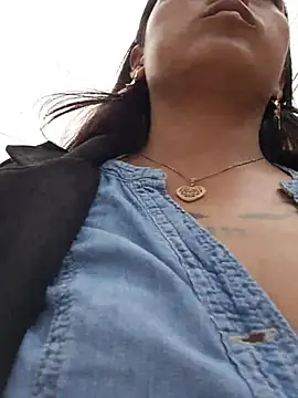 Snapshot of LunaHot_777 chatting on 11.25.25 LunaHot 777 online show from 11.25.25