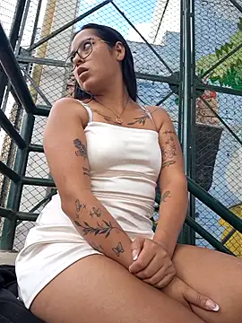 Snapshot of LunaHot_777 chatting on 12.13.25 LunaHot 777 online show from 12.13.25