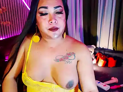 Snapshot of CumFactoryLuna chatting on 03.09.26 CumFactoryLuna online show from 03.09.26