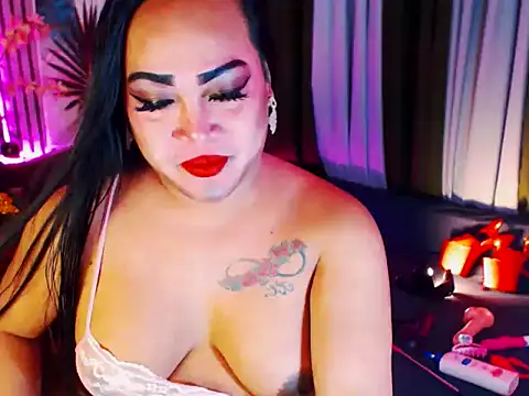 Snapshot of CumFactoryLuna chatting on 03.17.26 CumFactoryLuna online show from 03.17.26