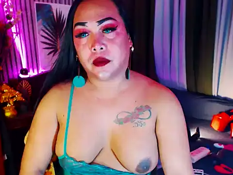 Snapshot of CumFactoryLuna chatting on 03.21.26 CumFactoryLuna online show from 03.21.26