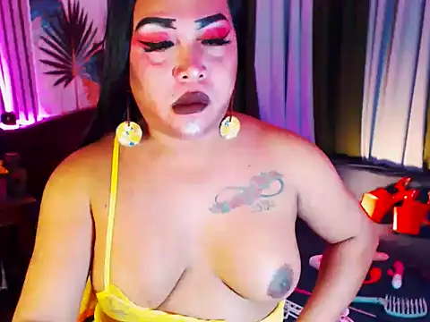 Snapshot of CumFactoryLuna chatting on 03.22.26 CumFactoryLuna online show from 03.22.26