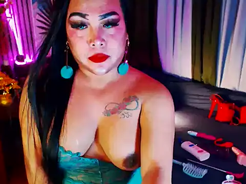 Snapshot of CumFactoryLuna chatting on 03.25.26 CumFactoryLuna online show from 03.25.26