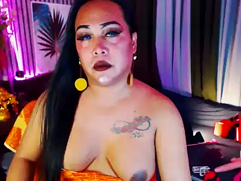 Snapshot of CumFactoryLuna chatting on 03.28.26 CumFactoryLuna online show from 03.28.26