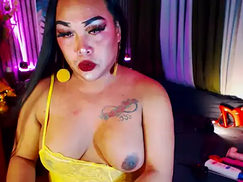 Snapshot of CumFactoryLuna chatting on 04.08.26 CumFactoryLuna online show from 04.08.26