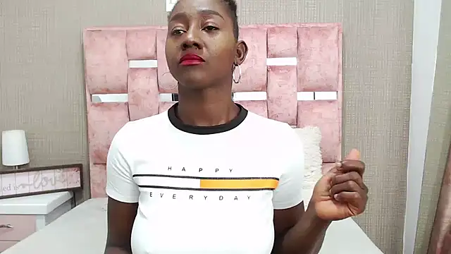 NahomyHawk online show from 04.07.26