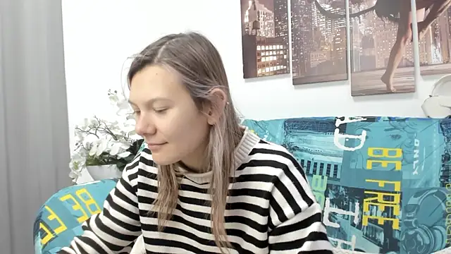 Snapshot of Sunny_Sammy chatting on 09.28.25 Sunny Sammy online show from 09.28.25