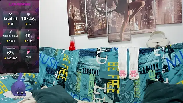 Snapshot of Sunny_Sammy chatting on 10.15.25 Sunny Sammy online show from 10.15.25