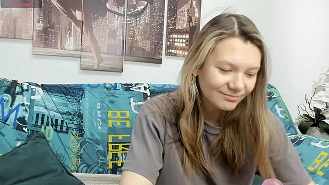 Snapshot of Sunny_Sammy chatting on 11.16.25 Sunny Sammy online show from 11.16.25