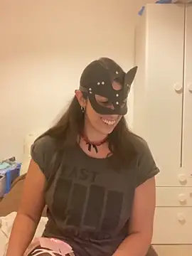 Snapshot of StephaSt chatting on 09.10.25 StephaSt online show from 09.10.25