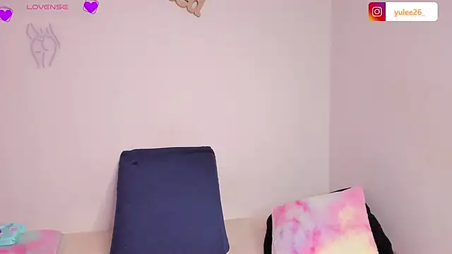 Snapshot of Brandy_brown_ chatting on 11.11.25 Brandy brown online show from 11.11.25