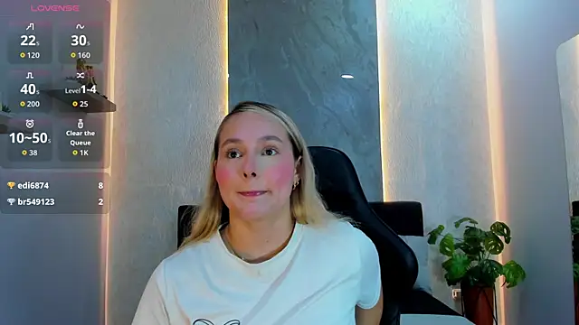 Snapshot of Emmaa_white_ chatting on 07.02.26 Emmaa white online show from 07.02.26