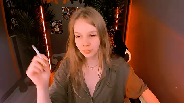 Selen hells weet online show from 10.19.25
