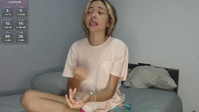 Snapshot of brisazanes chatting on 10.05.25 brisazanes online show from 10.05.25