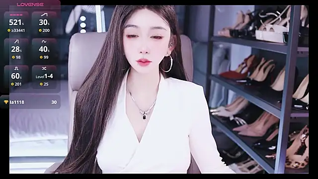 Snapshot of kelariy chatting on 10.15.25 kelariy online show from 10.15.25