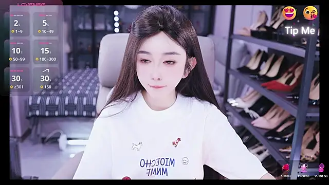 Snapshot of kelariy chatting on 11.25.25 kelariy online show from 11.25.25