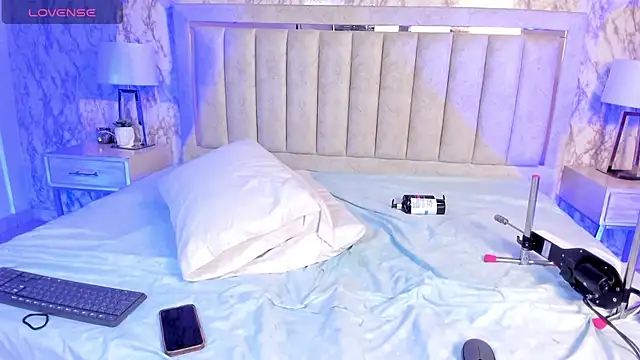 AlaiaMoretti online show from 10.25.25