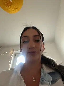 Ninabigtitied online show from 11.11.25