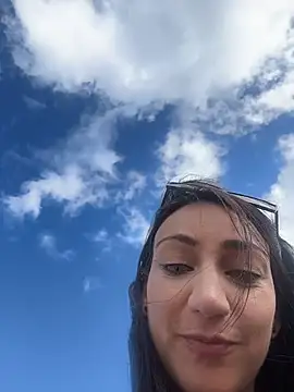 Ninabigtitied online show from 11.28.25