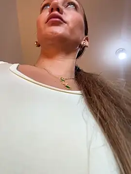 Ninabigtitied online show from 05.20.26
