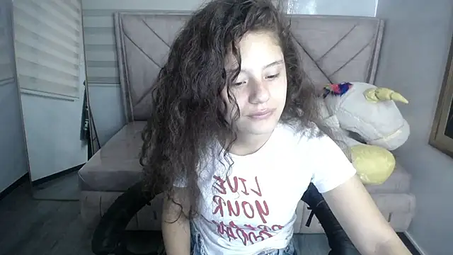 Snapshot of Velvet_Moon_V chatting on 09.17.25 Velvet Moon V online show from 09.17.25