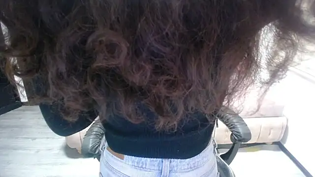 Snapshot of Velvet_Moon_V chatting on 10.11.25 Velvet Moon V online show from 10.11.25