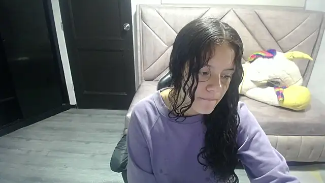 Snapshot of Velvet_Moon_V chatting on 10.16.25 Velvet Moon V online show from 10.16.25