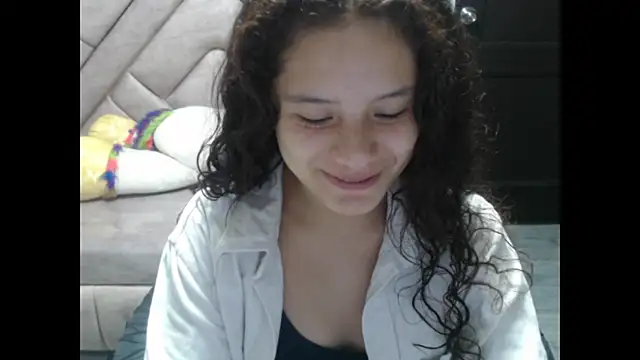 Snapshot of Velvet_Moon_V chatting on 10.25.25 Velvet Moon V online show from 10.25.25