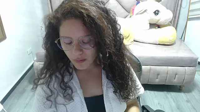 Snapshot of Velvet_Moon_V chatting on 11.01.25 Velvet Moon V online show from 11.01.25