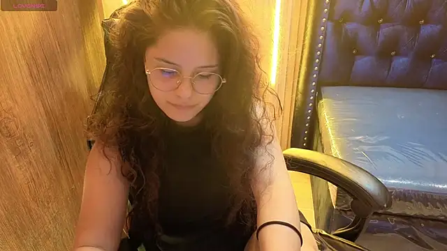 Snapshot of Velvet_Moon_V chatting on 07.01.26 Velvet Moon V online show from 07.01.26