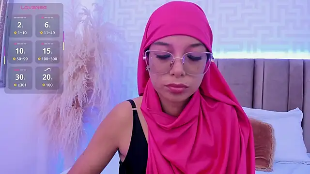 Snapshot of naishaa_ chatting on 04.18.26 naishaa online show from 04.18.26