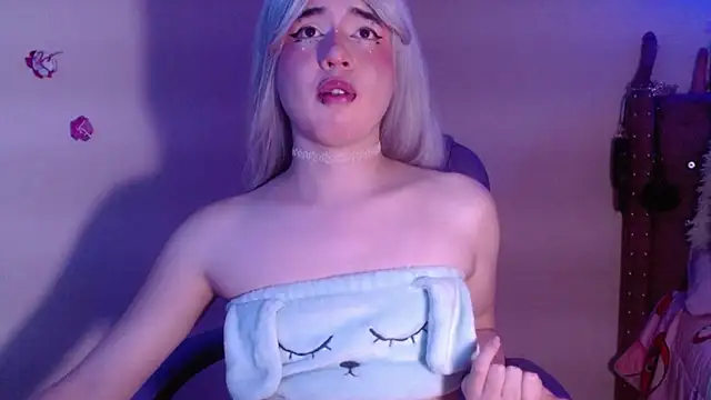 Snapshot of SaKuryTa_9 chatting on 09.17.25 SaKuryTa 9 online show from 09.17.25