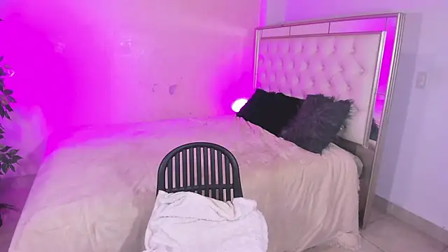 Snapshot of BILLY_JAMEES chatting on 12.01.25 BILLY JAMEES online show from 12.01.25