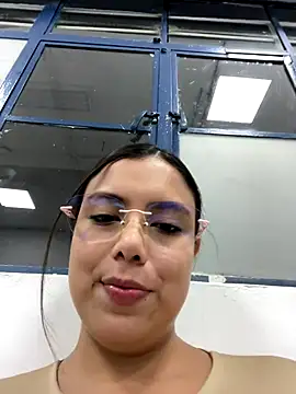 Snapshot of LICEET chatting on 09.18.25 LICEET online show from 09.18.25