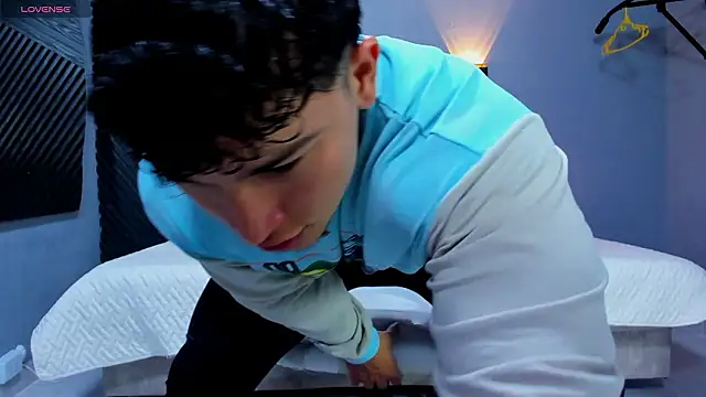 Horny nick18 online show from 03.14.26