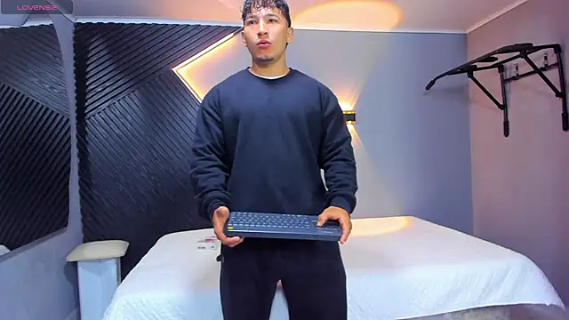 Horny nick18 online show from 03.29.26