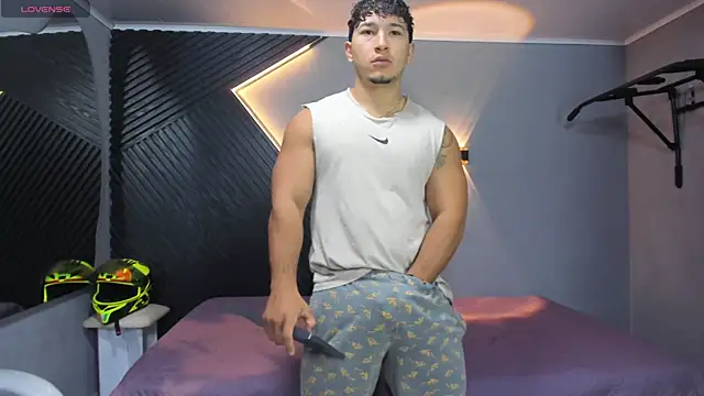 Horny nick18 online show from 04.16.26