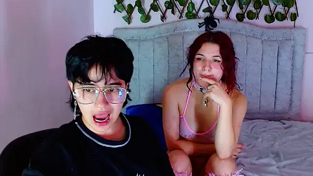 katalinathxandbritney1 online show from 12.15.25