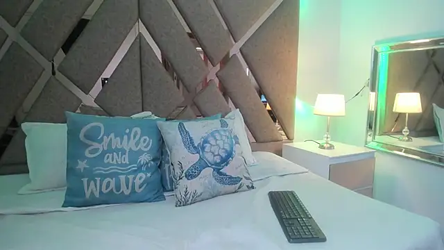 Snapshot of BelhaLawuo chatting on 11.05.25 BelhaLawuo online show from 11.05.25