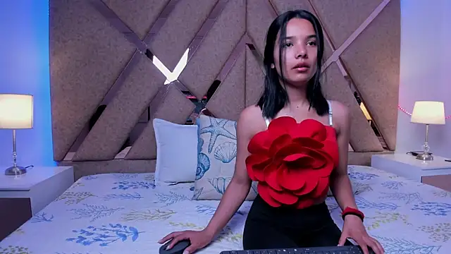 Snapshot of BelhaLawuo chatting on 12.16.25 BelhaLawuo online show from 12.16.25