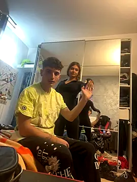 Snapshot of piccolaflo chatting on 09.26.25 piccolaflo online show from 09.26.25