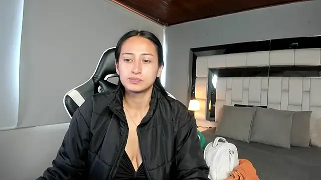 Adhara7 online show from 10.28.25