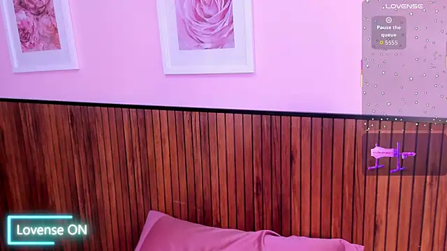 Snapshot of dalia_roses chatting on 11.19.25 dalia roses online show from 11.19.25