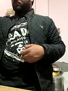 Snapshot of amitsharma7868 chatting on 12.14.25 amitsharma7868 online show from 12.14.25