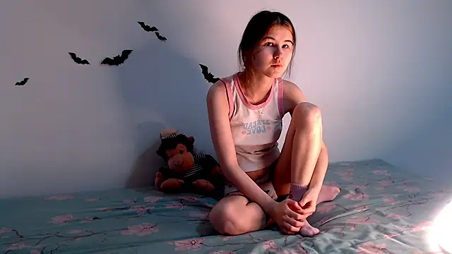 litle owl online show from 10.14.25