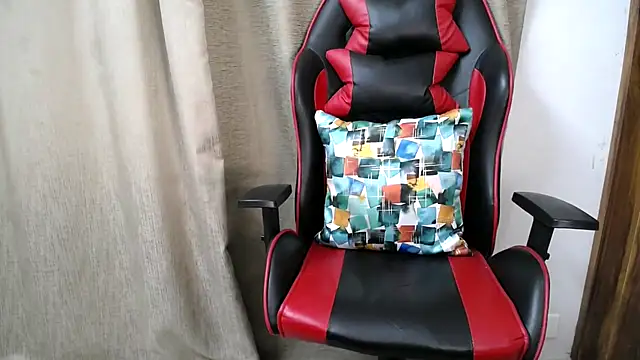 Snapshot of niya-cute chatting on 03.14.26 niya-cute online show from 03.14.26