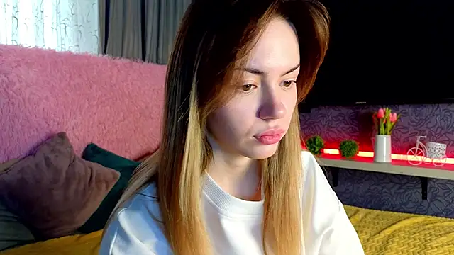 Snapshot of telari0l0ve chatting on 01.08.26 telari0l0ve online show from 01.08.26